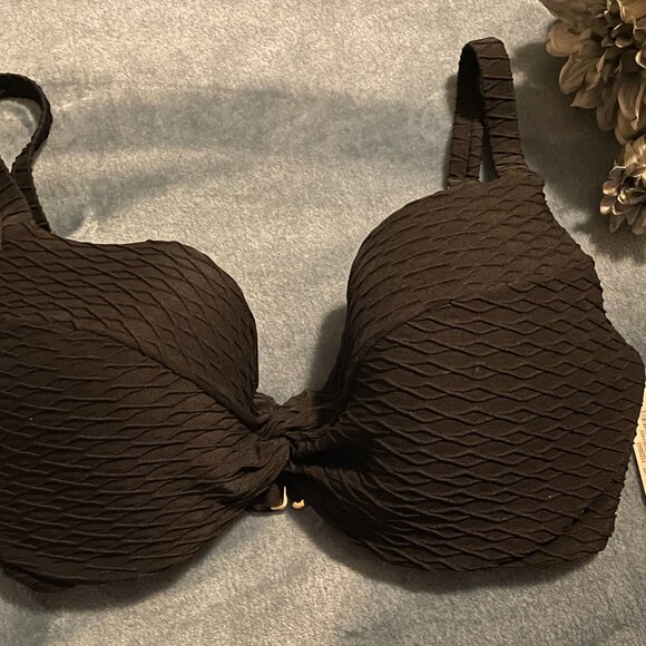 Victoria's Secret, Twist Push-Up Bikini Top & Smooth Tie Side Brazilian Bottoms - Picture 7 of 11